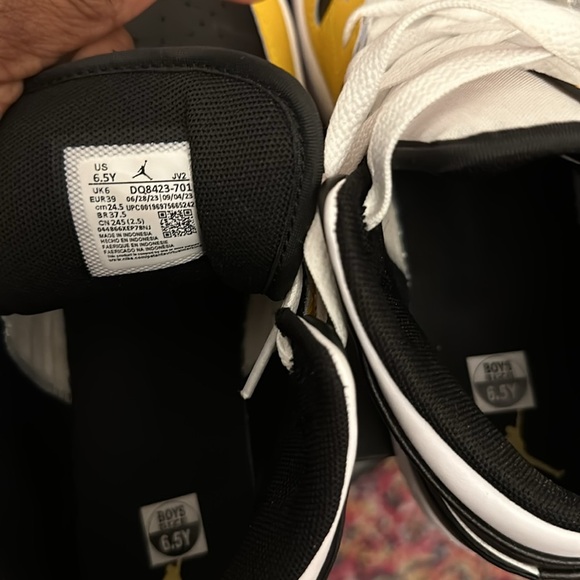 TODAY SALE ONLY - Air Jordans 1  mid, GS 6 1/2 boys - Picture 11 of 11